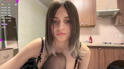 karensimilton public webcam profile photo 7