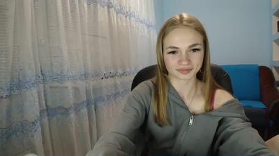 karinchik544 public webcam profile photo 3