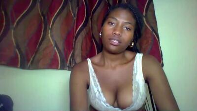 karoliee public webcam profile photo 2