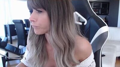 karolynn_fitness public webcam profile photo 6