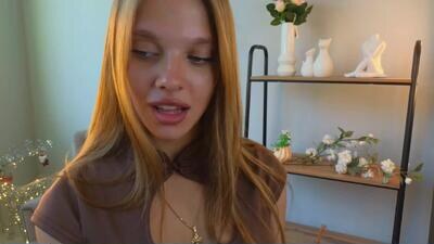 katie_hawkins public webcam profile photo 3
