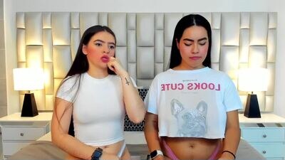katy_and_paola public webcam profile photo 3