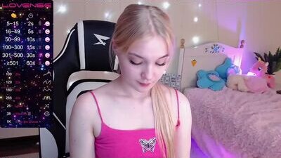 katya_vill public webcam profile photo 8