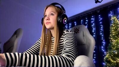 kayceefroehner public webcam profile photo 3