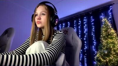 kayceefroehner public webcam profile photo 10