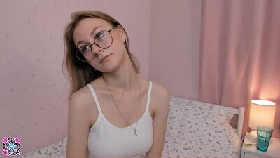 keeleyfarro public webcam profile photo 3