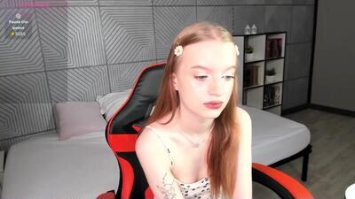 kellymeoww public webcam profile photo 4