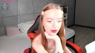 kellymeoww public webcam profile photo 7