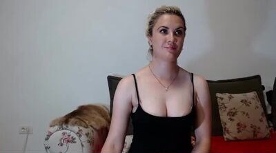 khrysssarah public webcam profile photo 2