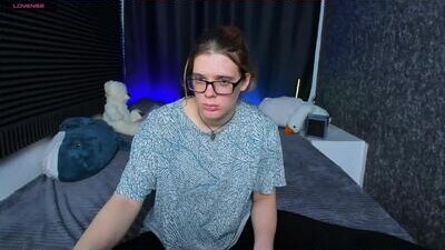 kiki_krash public webcam profile photo 8