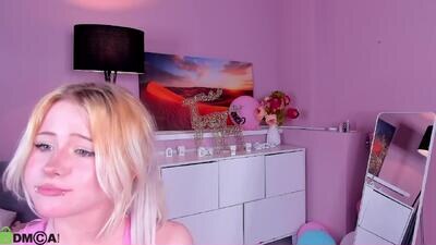 kiki_peach public webcam profile photo 4