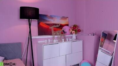 kiki_peach public webcam profile photo 5