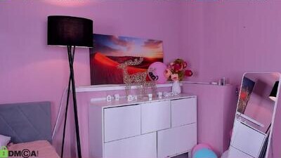 kiki_peach public webcam profile photo 10