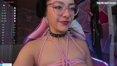 kikilepetite public webcam profile photo 2