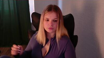 kimevanss public webcam profile photo 9