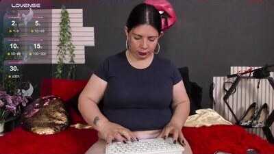 kinkyy_mom public webcam profile photo 7