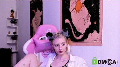 kira__cutie public webcam profile photo 9