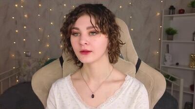 kira_fluffy public webcam profile photo 6