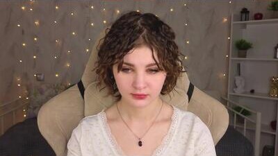 kira_fluffy public webcam profile photo 9