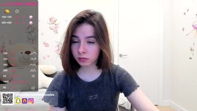 kiraknowles public webcam profile photo 4