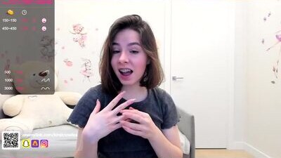 kiraknowles public webcam profile photo 9