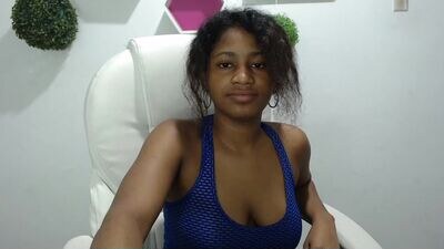 kiss_violet public webcam profile photo 3