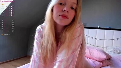 kittyalice2003 public webcam profile photo 3