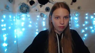 klerkarina public webcam profile photo 2