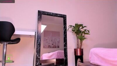 kristah_ public webcam profile photo 10