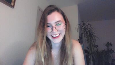 kristal89 public webcam profile photo 2