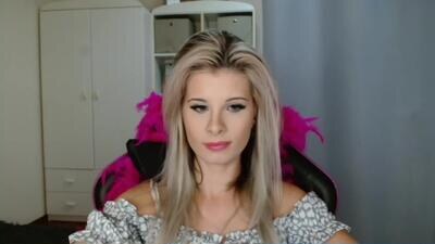 kristineamore public webcam profile photo 4