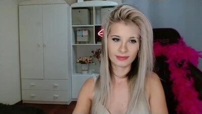 kristineamore public webcam profile photo 8