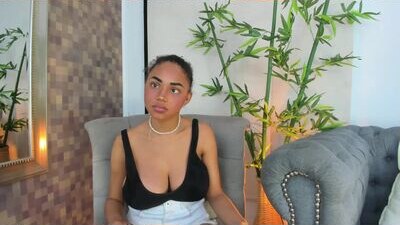 kristyl_paez public webcam profile photo 9