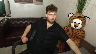 kyloeast public webcam profile photo 2