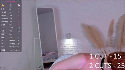 l_u_n_a__ public webcam profile photo 10