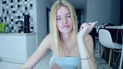 lady_liaa public webcam profile photo 5