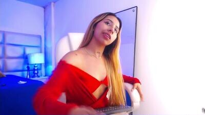 lailastilwills public webcam profile photo 4