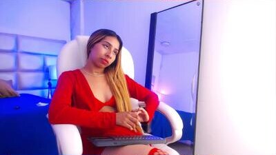 lailastilwills public webcam profile photo 5