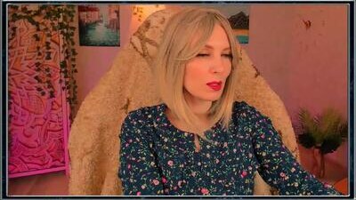 lanaradiance public webcam profile photo 9
