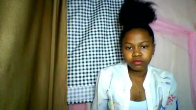 lara_belle public webcam profile photo 2