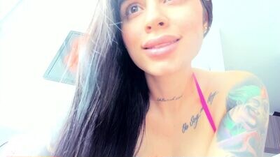 larahenao public webcam profile photo 3