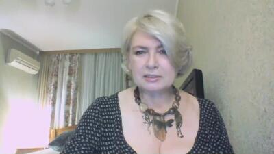 laramrs public webcam profile photo 2