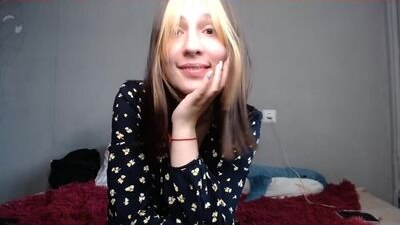 lari_18 public webcam profile photo 5