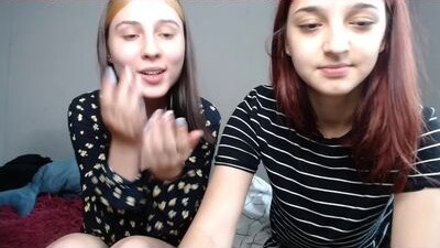 lari_18 public webcam profile photo 8