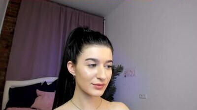 laura_coy public webcam profile photo 10