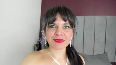 laura_hotties public webcam profile photo 5