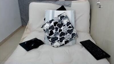 laura_pervert_ public webcam profile photo 7