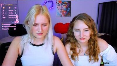 laura_queen_ public webcam profile photo 7