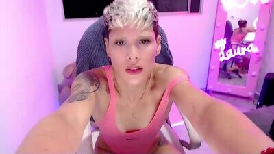 laura_r23 public webcam profile photo 2