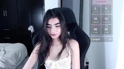 laura_secrets public webcam profile photo 5